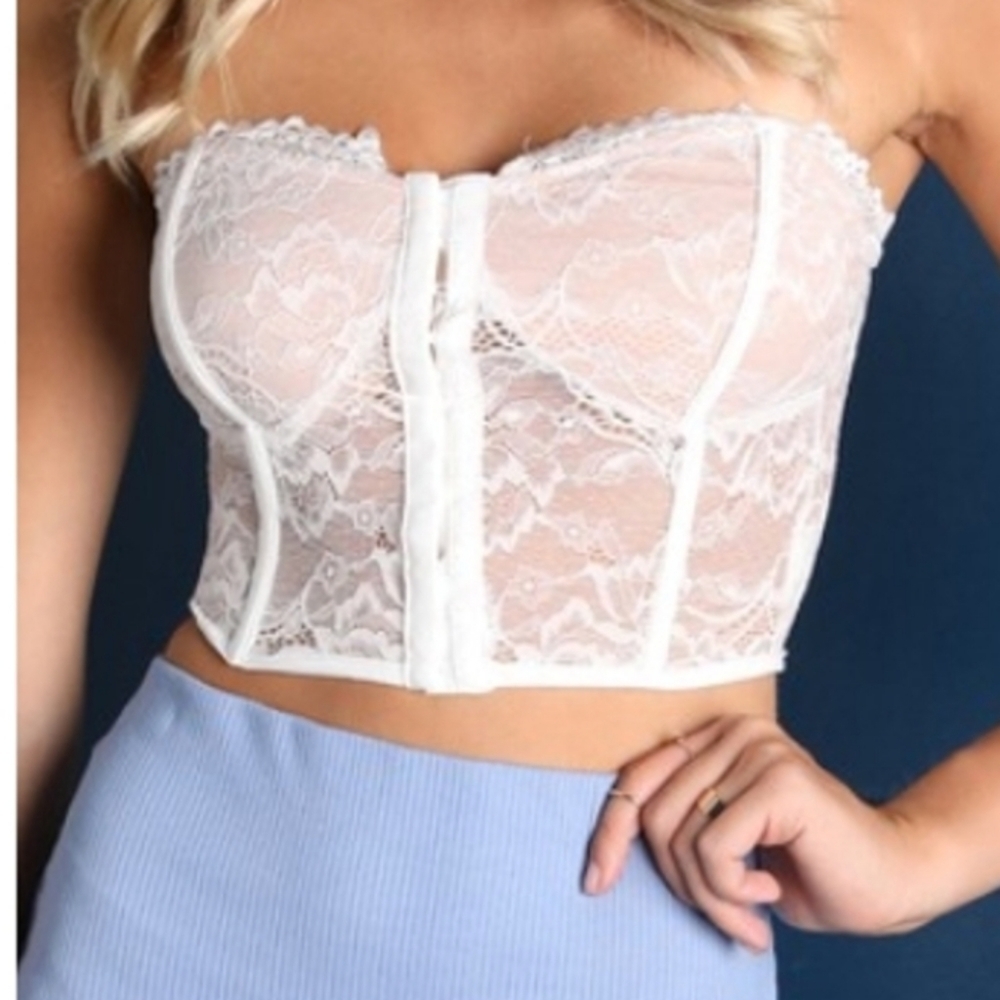 White Strapless bustier